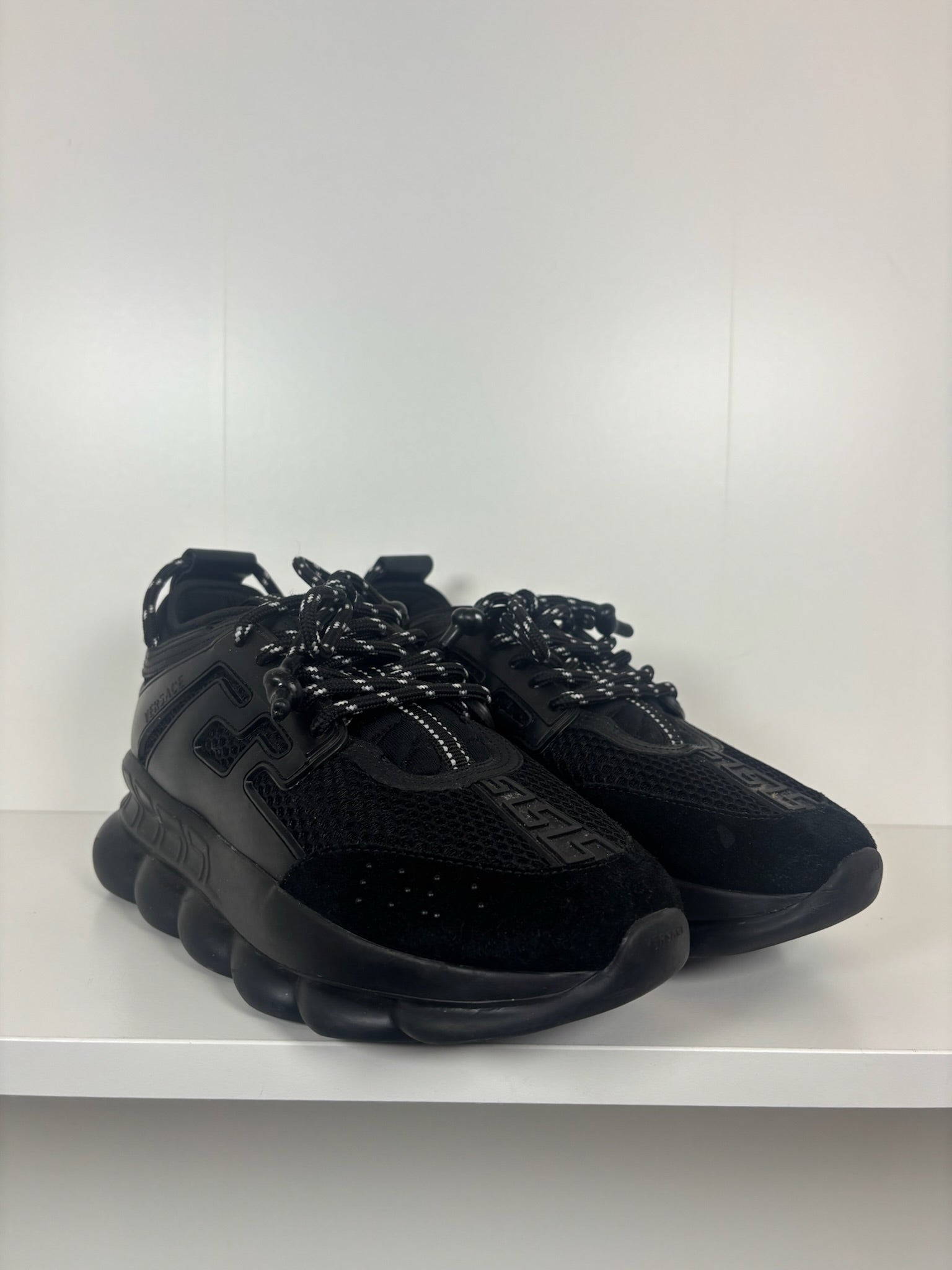 【送料&関税込】Versace Black Sneakers Versace Men's Medusa Logo Black Leather Sneakers Shoes US 12